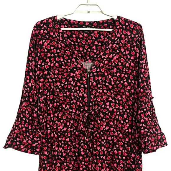 Torrid Heart Print Zip Front VNeck Roll Tab Sleeve Dress - Picture 2 of 8